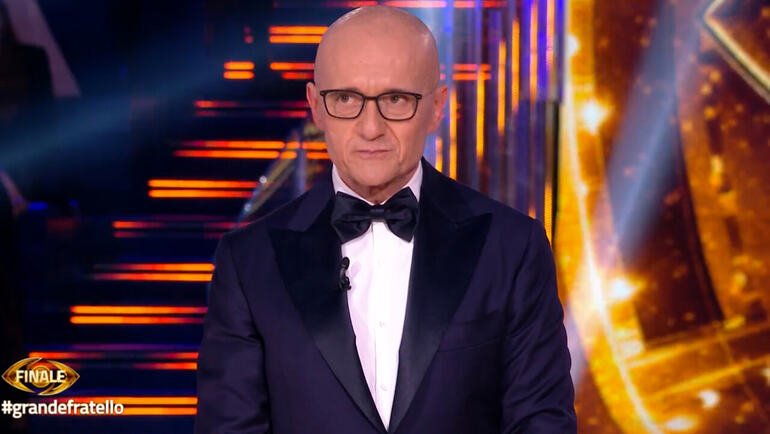 Grande Fratello tra tensioni e crisi: tre concorrenti si ritirano?