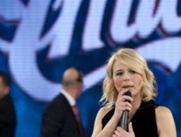 Stasera in tv, oggi 17 aprile 2021: Sotto copertura e Amici