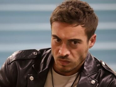 Antonino Spinalbese costretto a lasciare GF Vip: perché e quando rientra