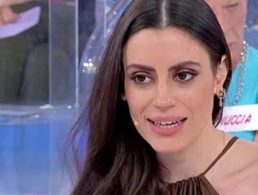 Uomini e Donne, anticipazioni 21 novembre 2022: Lavinia sola in esterna, novità per Armando