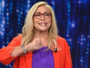 Domenica In, Mara Venier oggi sfida Amici 22 con ex cantante e chiude prima