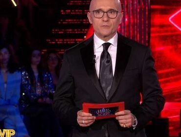 Ascolti GF Vip 7: Signorini crolla, finale meno vista dopo il 2020