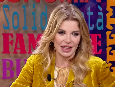 Alba Parietti, programma sulle Drag Queen slitta ancora: «C'entra il Governo»