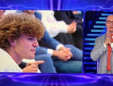 Grande Fratello, nervi e urla: «Pesante lite tra Signorini e Paolo Masella»