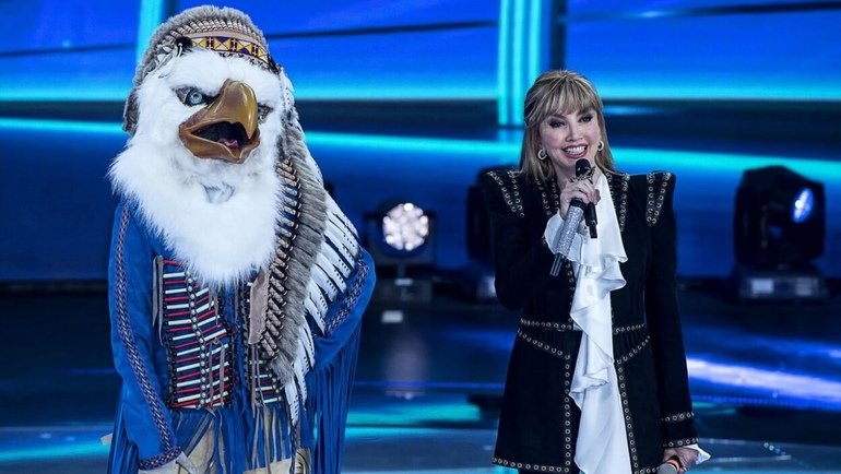 Il Cantante Mascherato 4: Milly Carlucci fa fuori Arisa e Caterina Balivo
