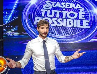 Stasera tutto è possibile, anticipazioni 22 febbraio: gli ospiti della seconda puntata