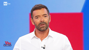 Alberto Matano, La Vita in Diretta: studio nuovo e sfida Pomeriggio 5