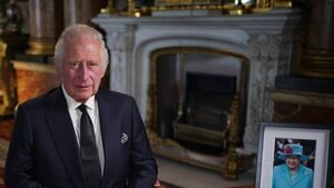 Re Carlo condizioni di salute peggiorate e piano funerali aggiornato