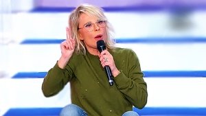 Uomini e Donne oggi 6 dicembre 2022: Maria De Filippi contro corteggiatrice