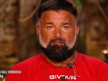 Peppe Di Napoli abbandona Isola dei Famosi: televoto annullato per ritiro
