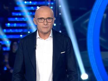 Grande Fratello chiude in anticipo? Signorini si gioca l'ultima possibilità