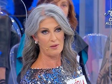 Uomini e Donne, Isabella Ricci è una bugiarda? I dubbi di Gianni Sperti