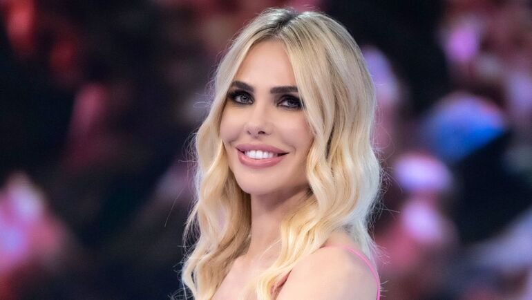 Ilary Blasi lascia la villa all'Eur per le troppe spese? Cosa sta succedendo