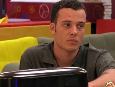 GF Vip, Edoardo Donnamaria sbotta contro autori e Signorini: la regia censura