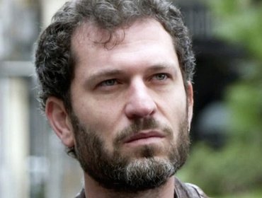 Un posto al sole, anticipazioni 6 giugno 2023: Eduardo conquisterà Clara?
