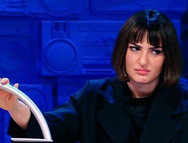 Amici 22: Arisa di nuovo nel cast ma viene demolita. Un Vip la difende