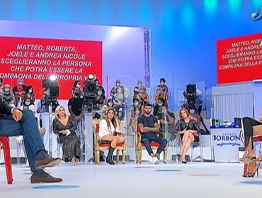 Uomini e donne, Gianni Sperti contro Stefano: 'ha dato il colpo finale'