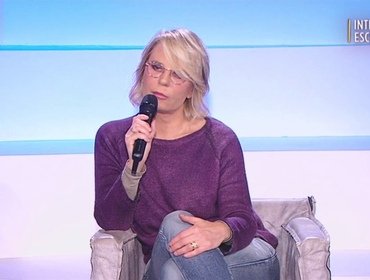 Maria De Filippi rinuncia eredità di Costanzo e querela falsità. VIDEO