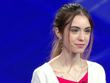 L'Eredità, Clara vede 'rosso' e sbaglia il 'libro': 'Samira eri di legno'