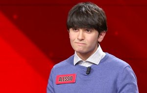 L’Eredità, Alessio lascia il programma ma Flavio Insinna lo rassicura: ’è un arrivederci’