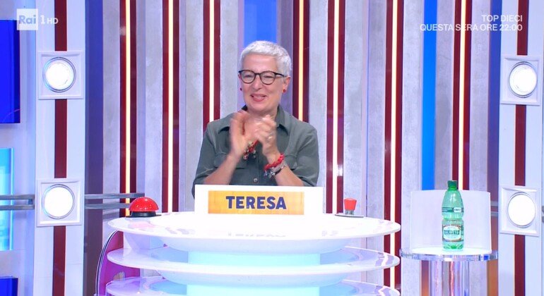 Il pranzo è servito, Teresa vince ancora: 'Campane a festa'