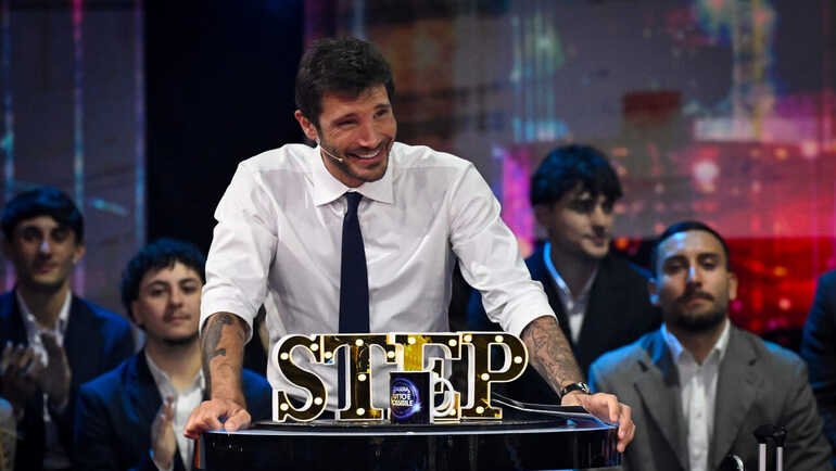Stefano De Martino lascia Stasera Tutto è Possibile: perché ha deciso così