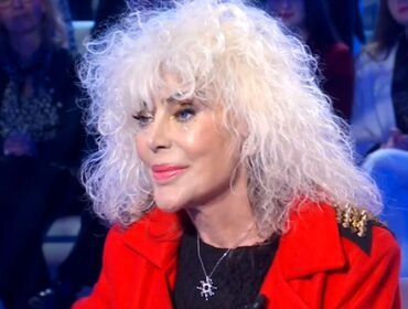 Donatella Rettore rifiuta e cancella concerti nel Sud Italia: è polemica