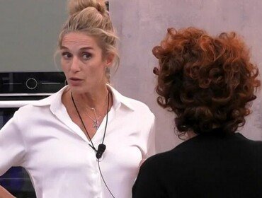 GF, Jill Cooper accusa Beatrice Luzzi: «Ci sta bullizzando»