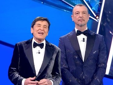 Scaletta Sanremo quarta serata 2023: cantanti, duetti cover e Mare Fuori