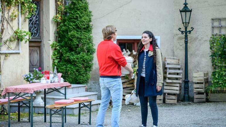 Tempesta d'amore puntate al 23 luglio 2022: arriva l'ex di Lia, Shirin salvata da Gerry