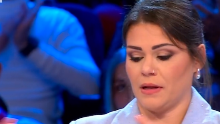 Roberta dal Piemonte ad Affari tuoi, accetta l'assegno ma poi scopre quanto avrebbe potuto vincere
