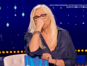 Domenica In, lacrime in diretta per Mara Venier: 'Non me le dovete fare queste cose'