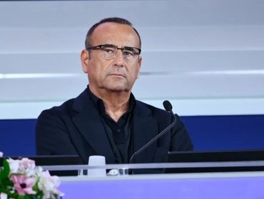 Sanremo 2026 rischia boicottaggio dei discografici come nel 2004: cosa succede