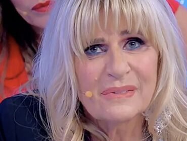 Uomini e Donne, tre dame interessate a Costabile e lui fa la scelta