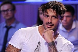 Cosa significa «Adalet» il nuovo motto di Fabrizio Corona?