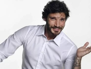 Stefano De Martino single dopo Belen: la conferma della sorella Adelaide