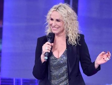 Antonella Clerici co-conduttrice Sanremo 2025 con il nemico Gerry Scotti