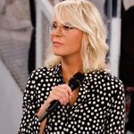 Serale Amici 2022: giuria, primi ospiti e anticipazioni