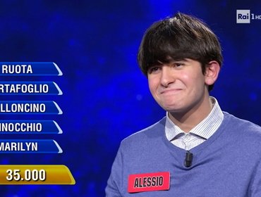 L'Eredità, Alessio fa il 'bucato' e non lava la 'gonna': 'Mi devo arrabbiare'