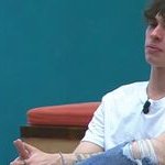 Amici 20, Deddy sott’accusa finisce in lacrime: interviene Maria De Filippi