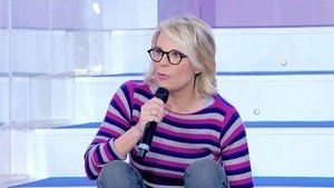 Uomini e Donne, salta la puntata di lunedì 25 aprile: cosa va in onda?