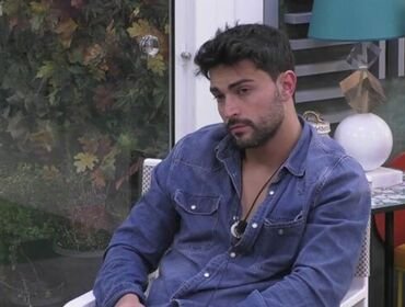 GF Vip, Davide Donadei smascherato: ecco con chi ha tradito Chiara Rabbi