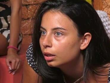 Temptation Island spoiler stasera: richiesto falò, fidanzata disgustata