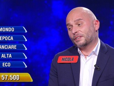 L'eredità, il neo campione Nicola fuori moda: 'non è che mi date buona la seconda?'