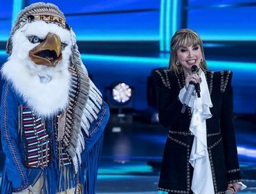 Il Cantante Mascherato 4: Milly Carlucci fa fuori Arisa e Caterina Balivo