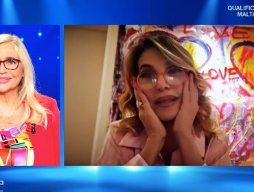 Barbara d'Urso a Domenica In: sorpresa e confessione a Mara Venier (VIDEO)