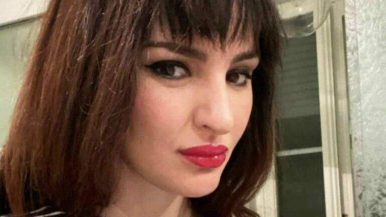 Arisa nuda sui social: la cantante fa una bizzarra richiesta ai fan (FOTO)