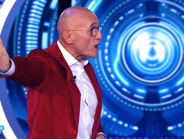 Signorini caccia Sara Manfuso dallo studio del GF Vip: lo scontro