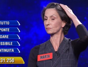 L'eredità, la campionessa non indovina e Flavio Insinna dà la soluzione
